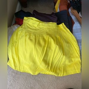 Women’s Gap size 6Tall beautiful yellow skirt